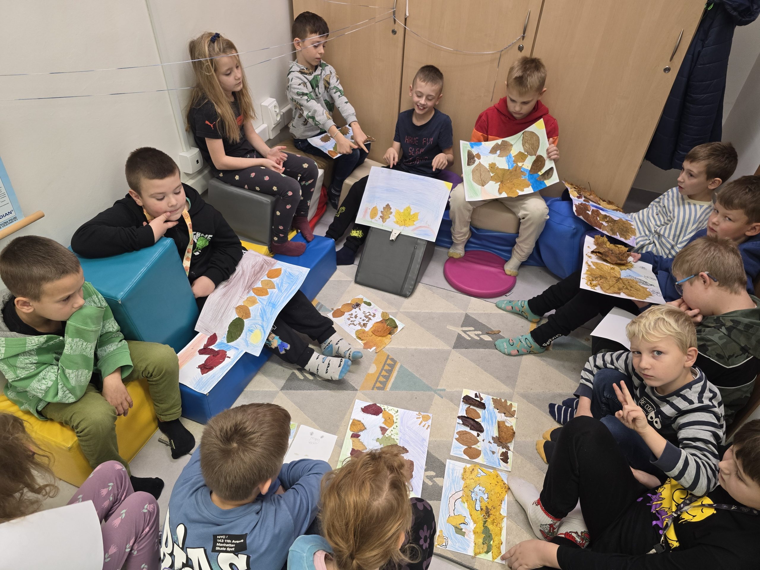 W klasie IB i IIA powstał klasowy kącik gier i relaksu 🎲