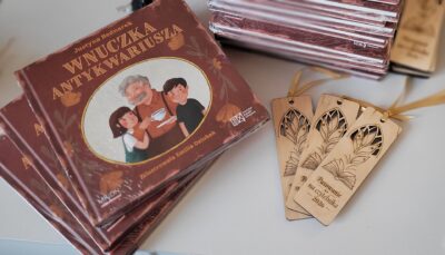 Pasowanie uczniów klas I na czytelników biblioteki szkolnej